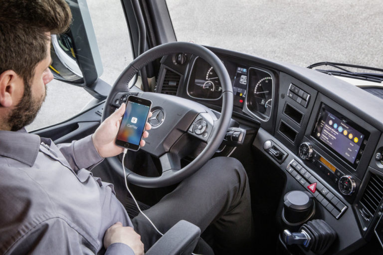 Mercedes-Benz trucks now with Apple CarPlay