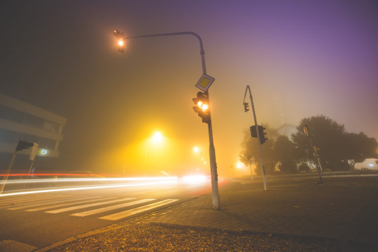 How to drive in misty conditions