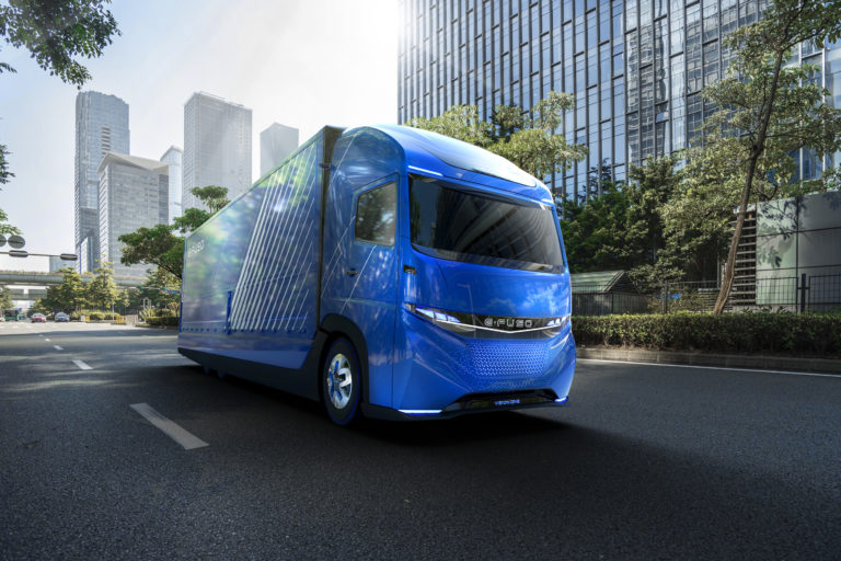 FUSO unveils E-FUSO at Tokyo Show