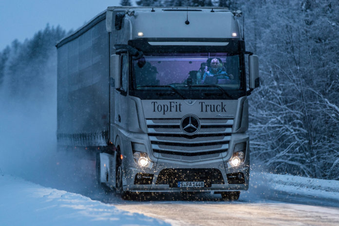 Forschung Daimler Trucks: Deutlich mehr Licht: Messbare Vorteile für Lkw-Fahrer durch künstliches Tageslicht im Fahrerhaus