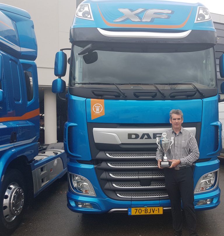 Babcock hauls in DAF sales dealer of the year award