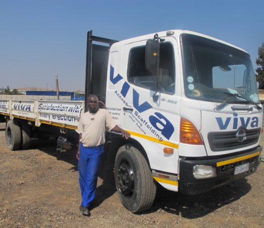 Tale of two reliable Hino weight-movers